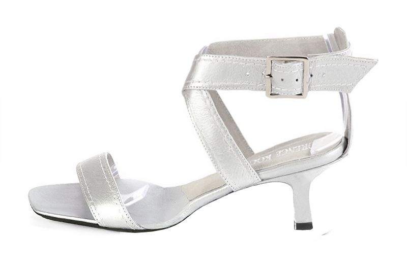 Light silver women's fully open sandals, with crossed straps. Square toe. Medium spool heels. Profile view - Florence KOOIJMAN